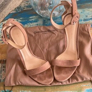 Gianvito Rossi nude open toe stiletto